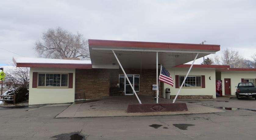 Royal 7 Budget Inn Motel