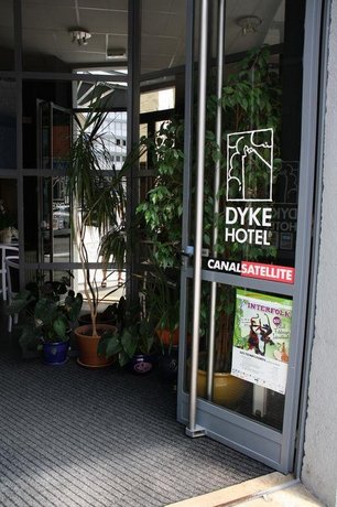 Dyke Hotel