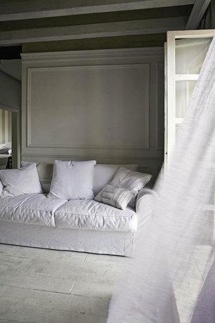 White Home Halldis Apartment