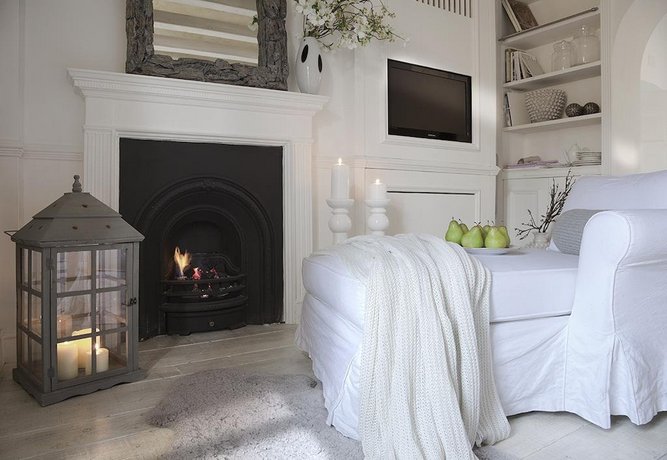White Home Halldis Apartment