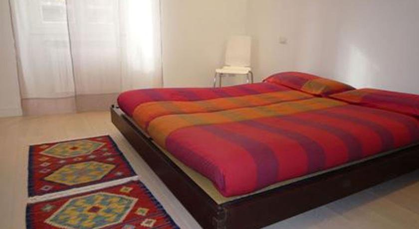 Center 2 Rooms
