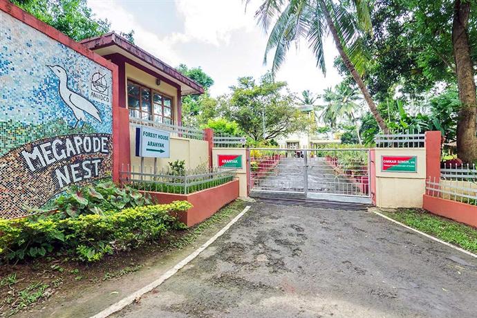 Hotel Megapode Nest