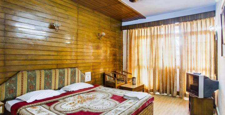 OYO 6487 Hotel Radha Continental