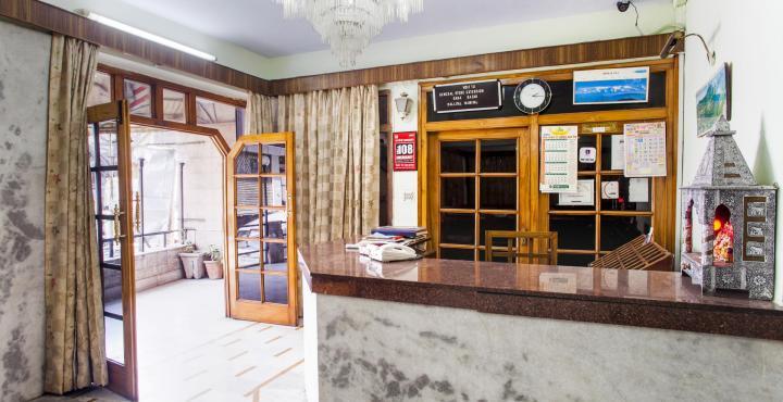 OYO 6487 Hotel Radha Continental