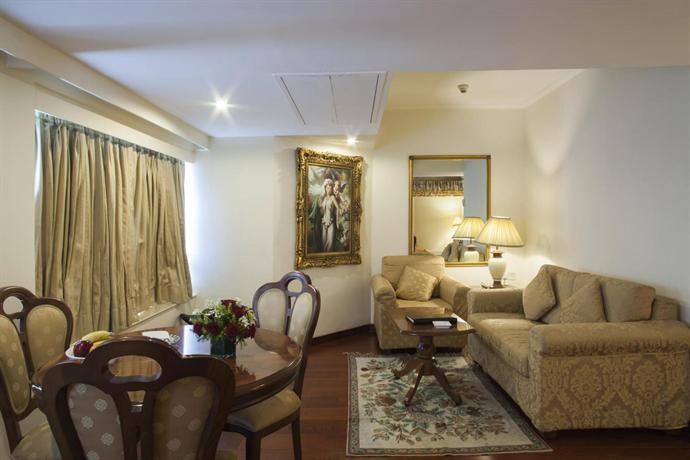 Hotel The Royal Plaza