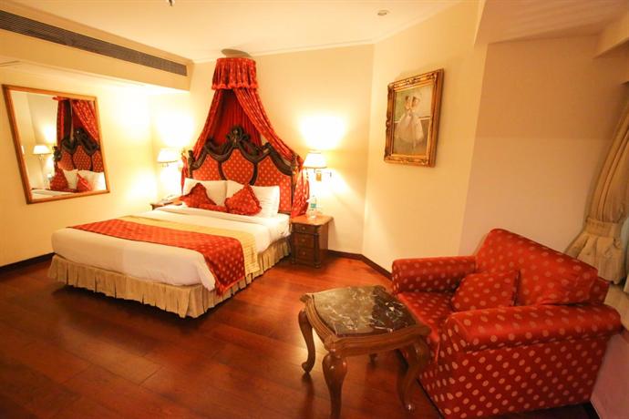 Hotel The Royal Plaza