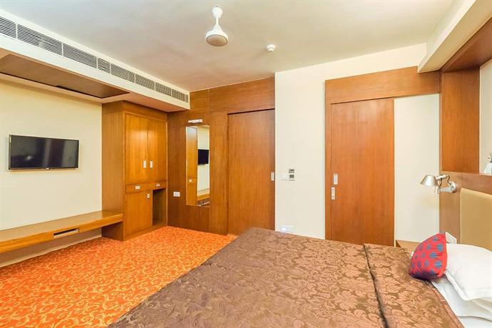 SilverCloud Hotel and Banquets