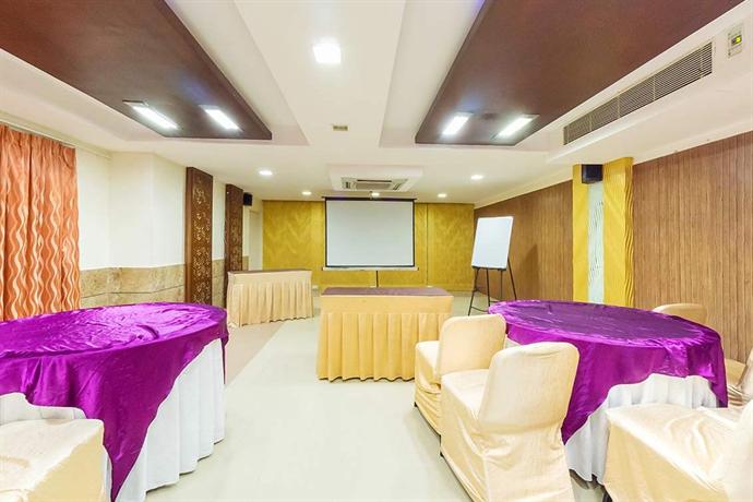 SilverCloud Hotel and Banquets