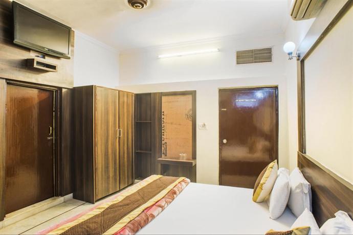 OYO 1049 Nirman Nagar