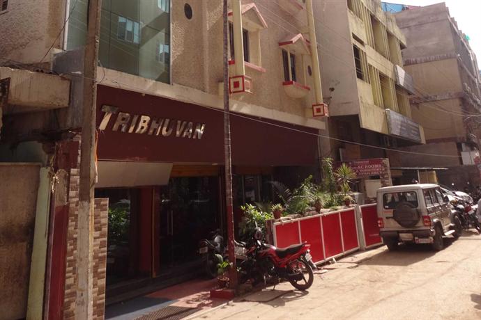 Hotel Tribbhuvan 판치가그 폴스 India thumbnail
