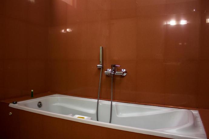 Hotel Meadows Residency