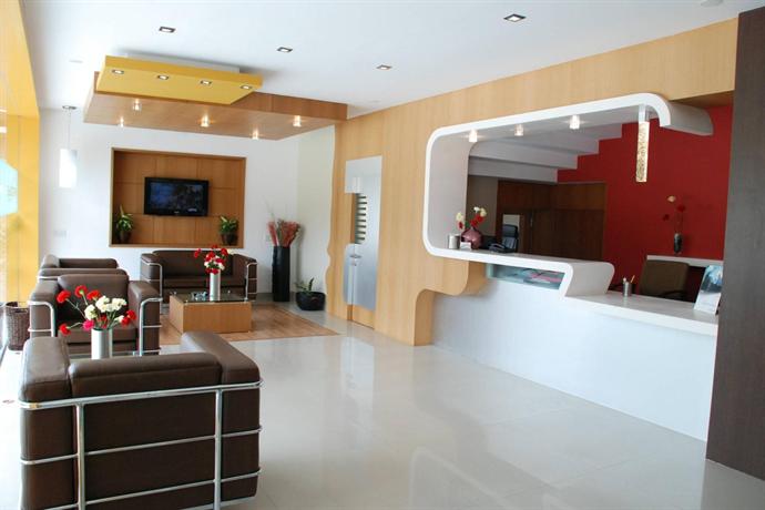 Hotel Meadows Residency