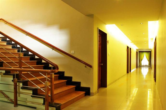 Hotel Meadows Residency