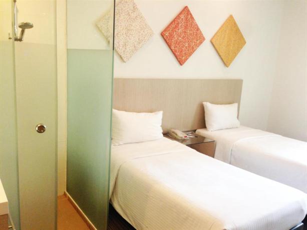 Aqueen Hotel Balestier