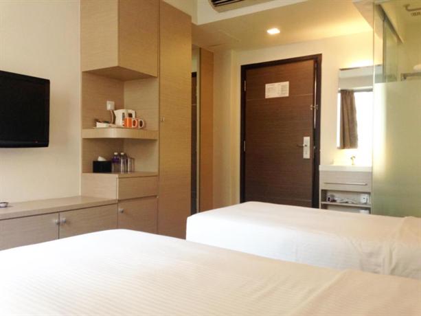 Aqueen Hotel Balestier