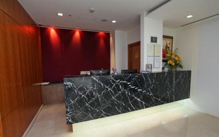 Aqueen Hotel Balestier