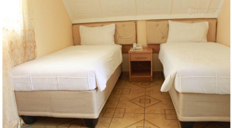Sunset Junction Lodges & Tours