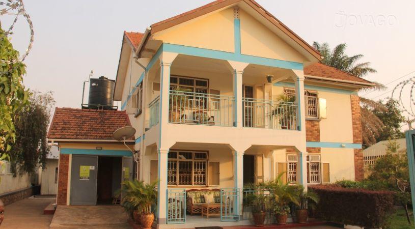 African Roots Guesthouse Entebbe