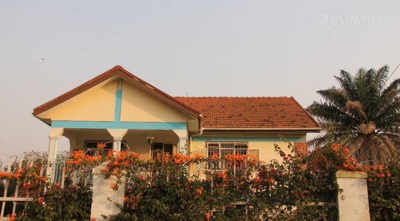 African Roots Guesthouse Entebbe