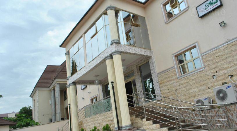 Nest Spa & Suites