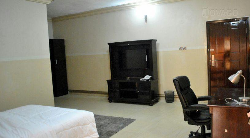 Nest Spa & Suites
