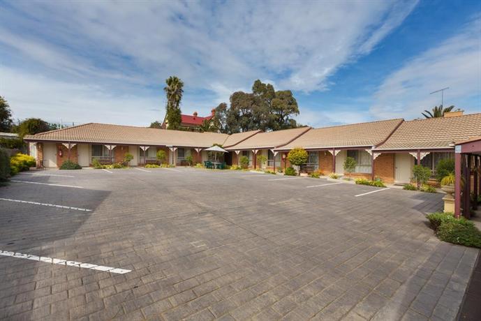 Golden Square Motor Inn