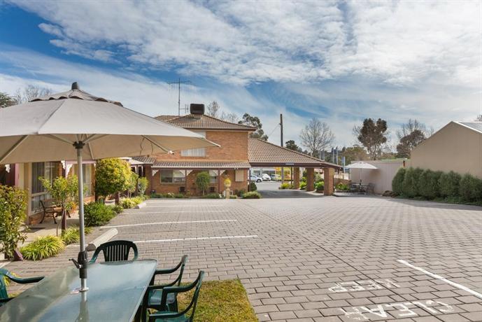 Golden Square Motor Inn