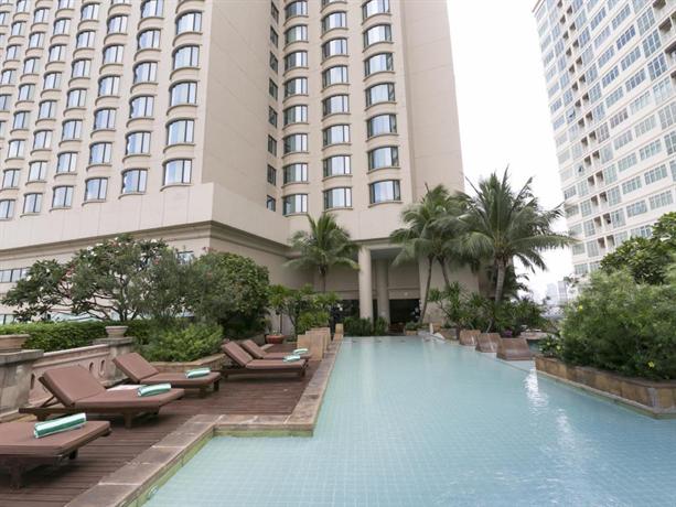 Century Park Hotel Bangkok 뱀 농장 Thailand thumbnail