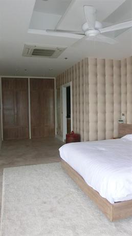 Two Bedroom Riverside Apartment