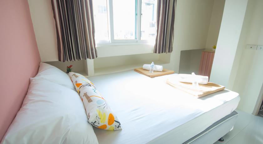Sleep Dee Hostel