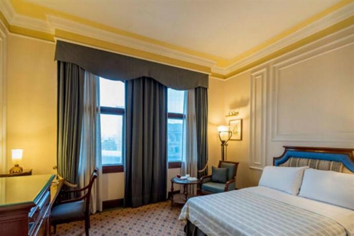 The Oberoi Grand Kolkata