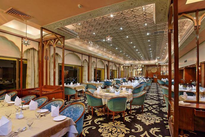Hotel Clarks Shiraz