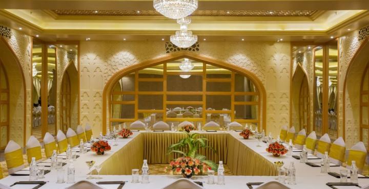 Hotel Clarks Shiraz