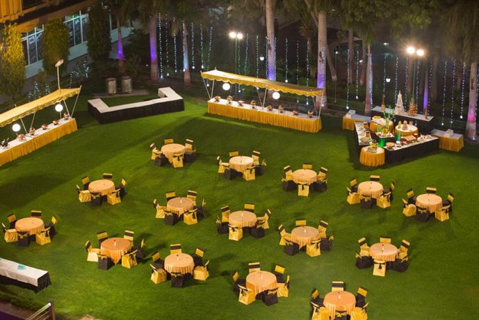 Hotel Clarks Shiraz