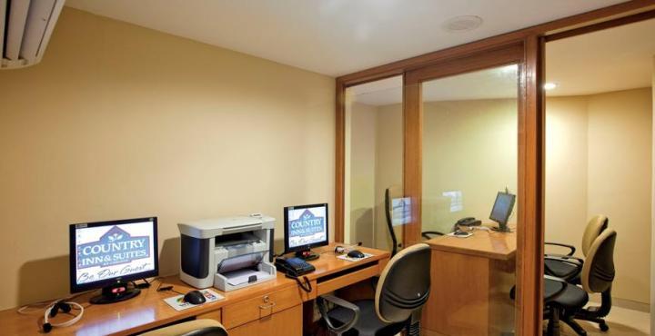 Country Inn & Suites By Radisson Ahmedabad City