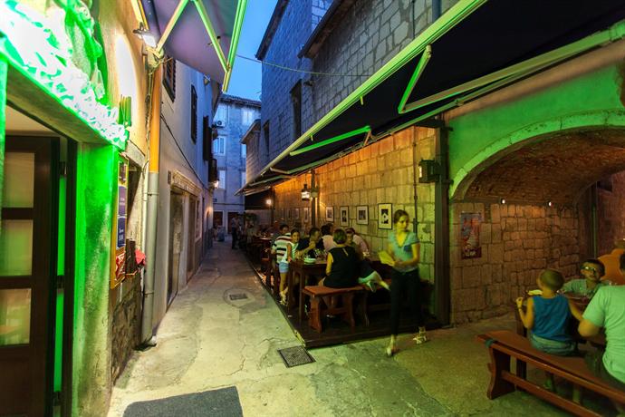 Guest House Floreus Cres