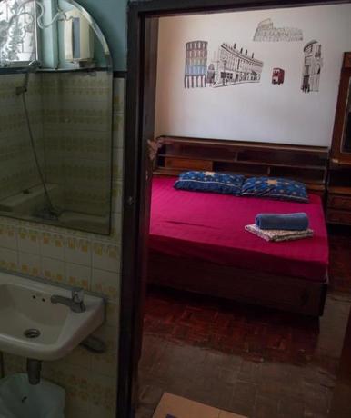 Manii Hostel Asoke