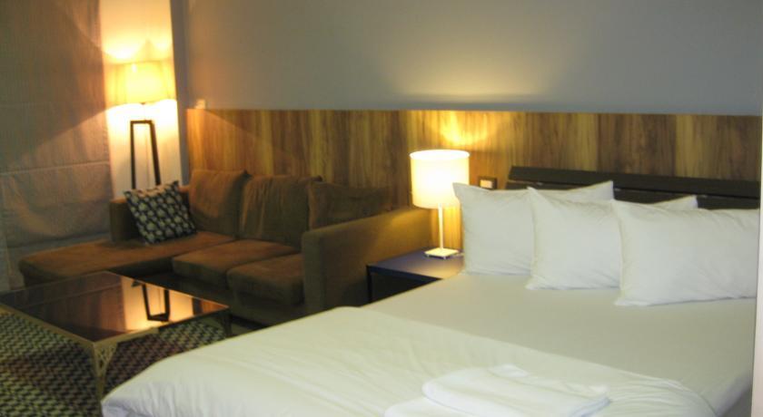 Sathorn Terrace Apartment
