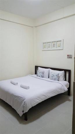 Asok Montri Hostel