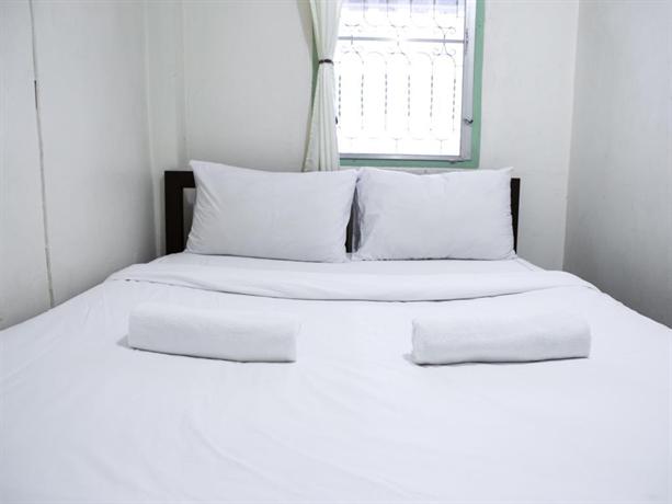Asok Montri Hostel