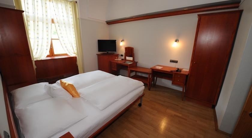 Gizella Hotel and Restaurant
