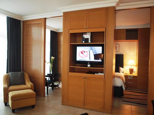 Beach Rotana - All Suites