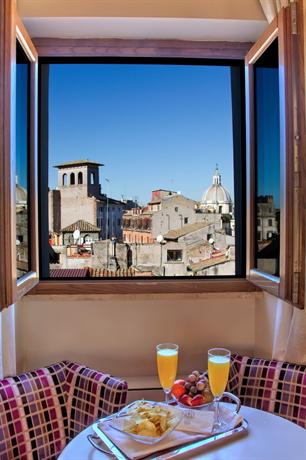 Navona Palace Luxury Inn