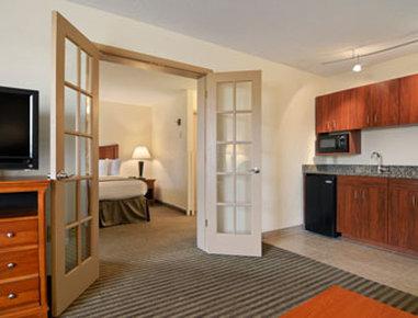 Baymont by Wyndham Macon I-75