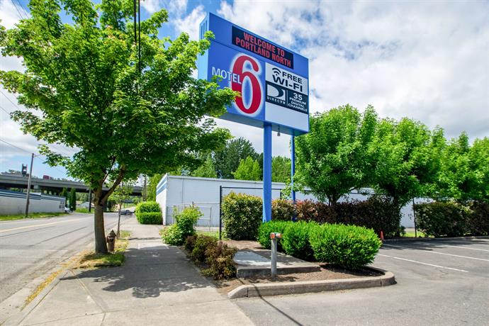 Motel 6 Portland North