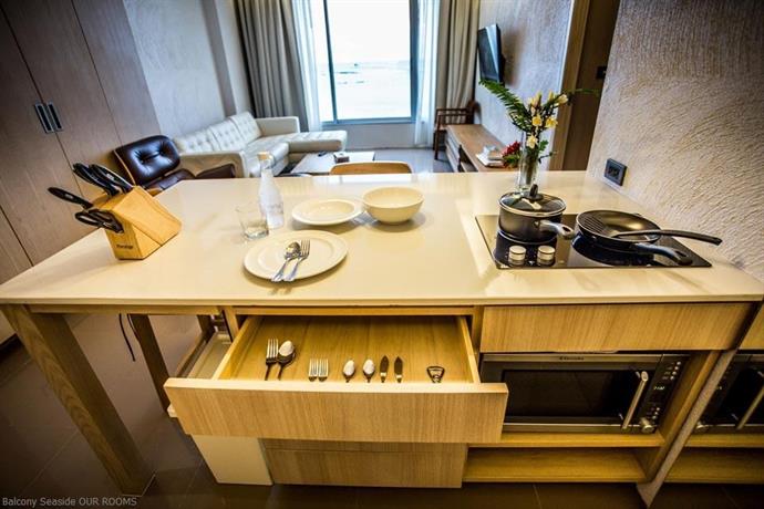 Balcony Seaside Sriracha Hotel & Serviced Apartments
