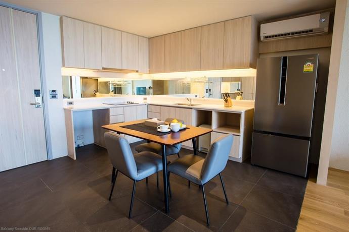 Balcony Seaside Sriracha Hotel & Serviced Apartments