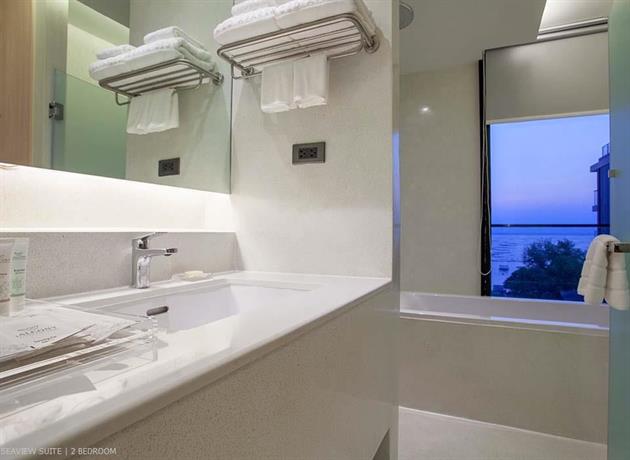 Balcony Seaside Sriracha Hotel & Serviced Apartments