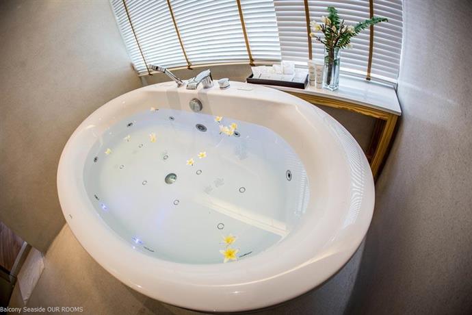 Balcony Seaside Sriracha Hotel & Serviced Apartments