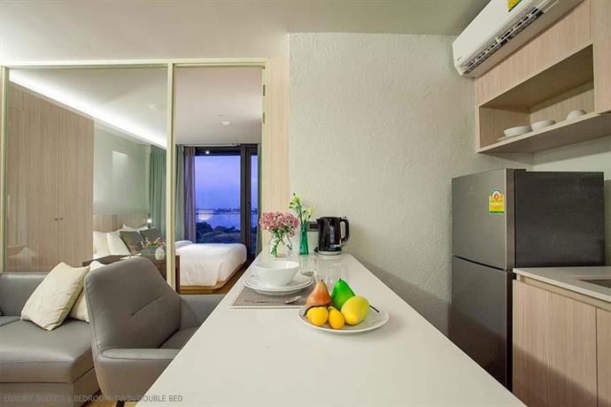 Balcony Seaside Sriracha Hotel & Serviced Apartments